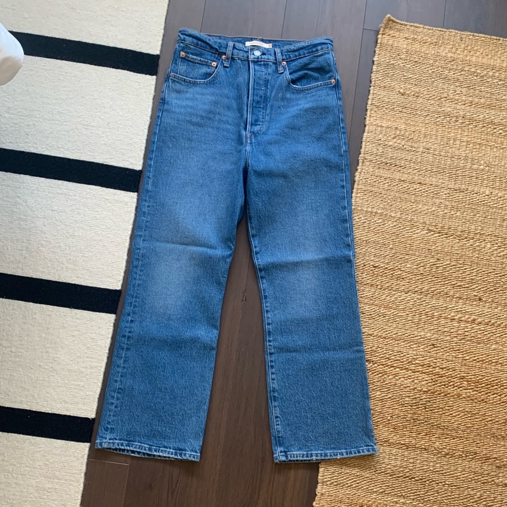 Levi’s Ribcage Cropped Bootcut Jeans - Picture 3 of 6